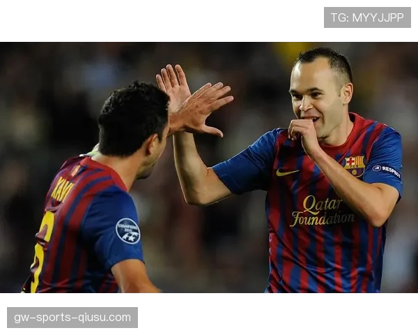 伊涅斯塔与哈维在巴萨中场的组织角色分化与传球结构差异