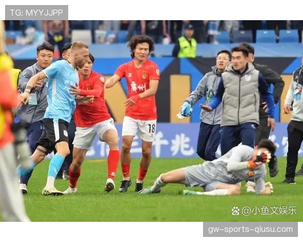 严重犯规的裁判判罚标准与场上执行细节解析